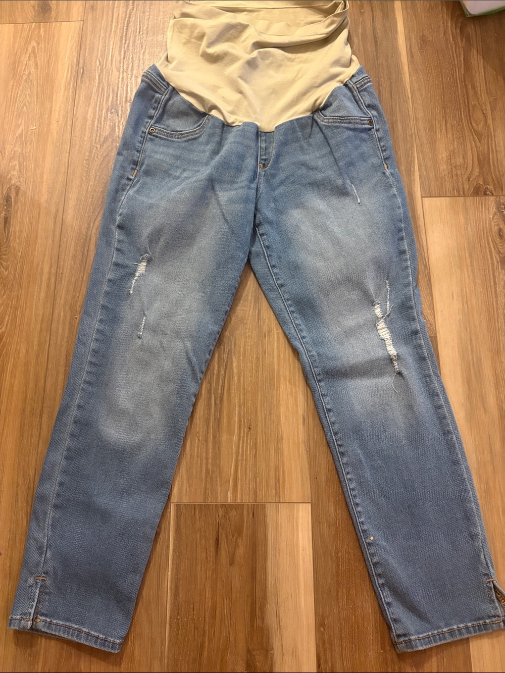 Aglow cropped maternity jeggings